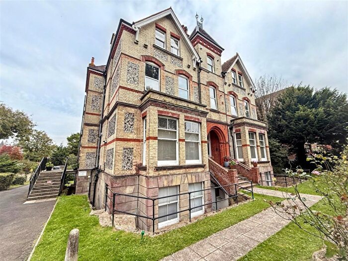 2 Bedroom Flat For Sale In Granville Road, Eastbourne, BN20