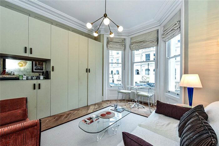 1 Bedroom Flat To Rent In Strathmore Gardens, Notting Hill, London, W8