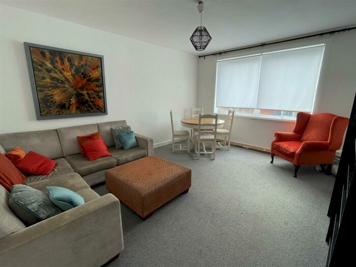 2 Bedroom Flat To Rent In Finchley Road, London, NW3