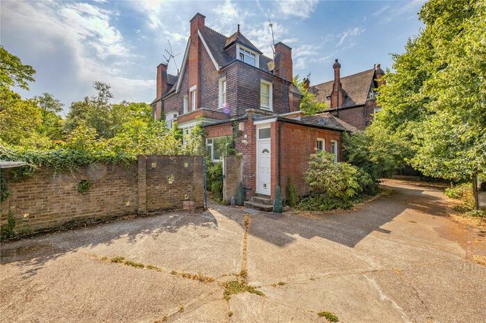 2 Bedroom Flat To Rent In The Grange, Wimbledon Village, SW19