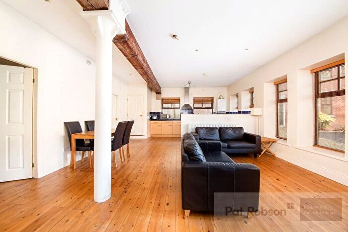 2 Bedroom Flat To Rent In Brewery Stables, Blandford Square, Newcastle Upon Tyne, NE1