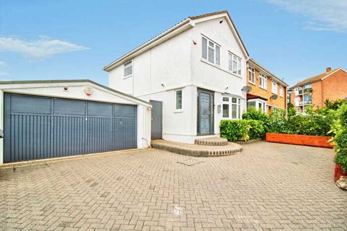 3 Bedroom Semi-Detached House For Sale In Hawkhurst Gardens, Romford, RM5