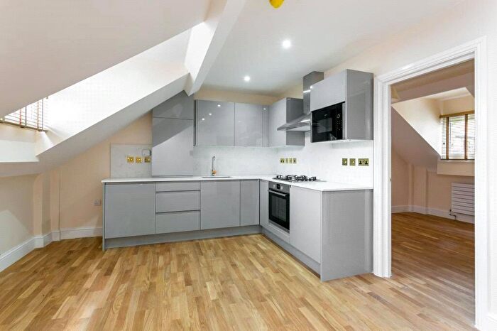 1 Bedroom Flat To Rent In High Street, Ascot, Berkshire, SL5