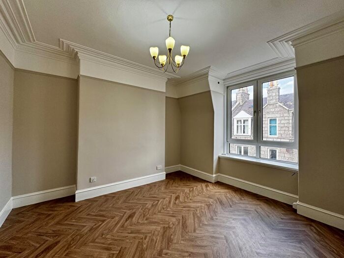 1 Bedroom Flat To Rent In Howburn Place, Aberdeen, AB11