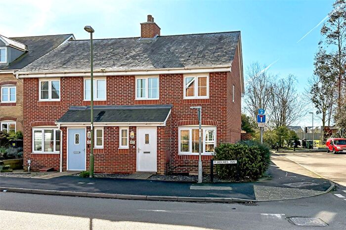3 Bedroom Semi-detached House For Sale In Holmes Way, Littlehampton, West Sussex, BN17