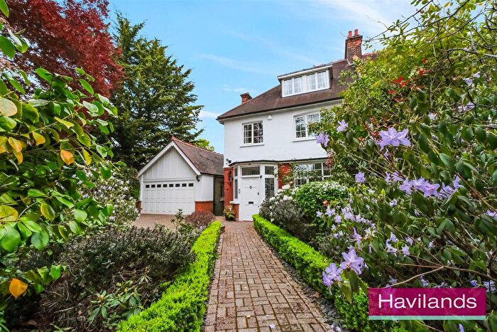 6 Bedroom Property For Sale In Wellington Road, Enfield, EN1