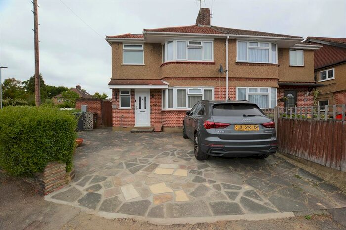 3 Bedroom Semi-Detached House To Rent In Girton Way, Croxley Green, Rickmansworth, WD3
