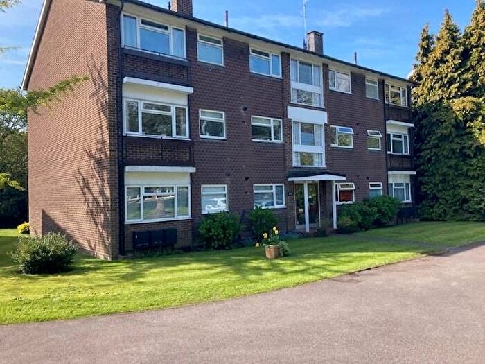 2 Bedroom Flat To Rent In Surbiton, Surrey, KT6