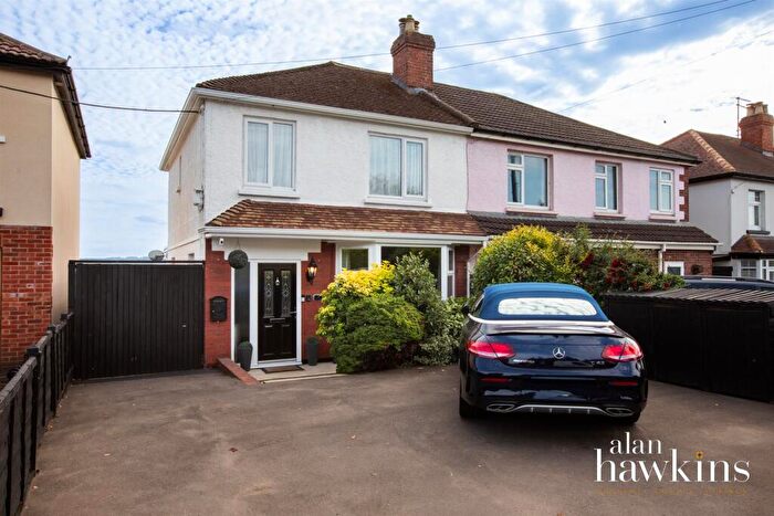 3 Bedroom Semi-Detached House For Sale In Bath Road, Royal Wootton Bassett, SN4