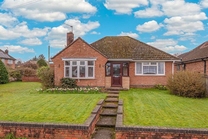 2 Bedroom Detached Bungalow For Sale In Glebe Road, Claverdon, Warwick, CV35