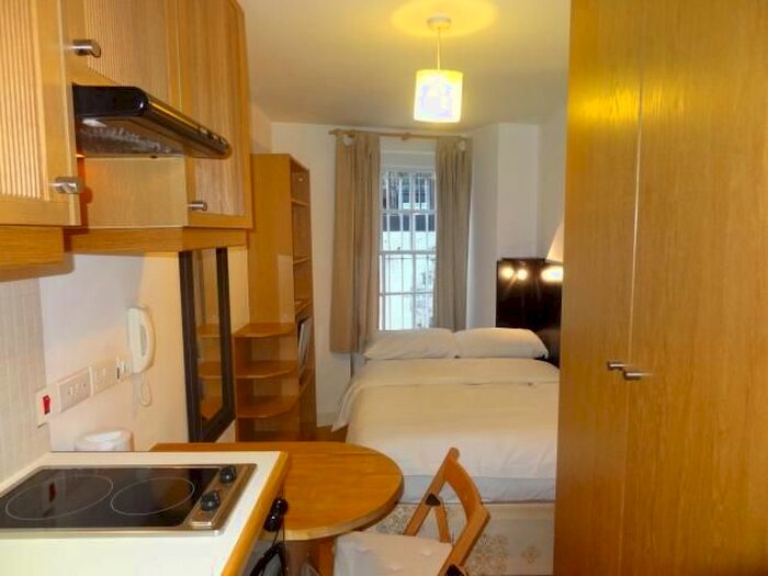 Studio To Rent In Cartwright Gardens, Bloomsbury, WC1H