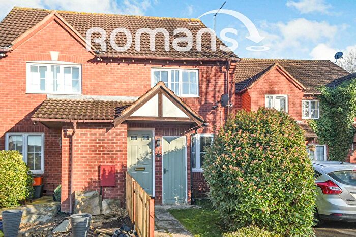 2 Bedroom Property To Rent In Dales Close, Swindon, SN25