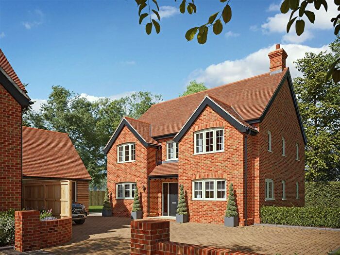 4 Bedroom Detached House For Sale In Andover Road, Chirton, SN10