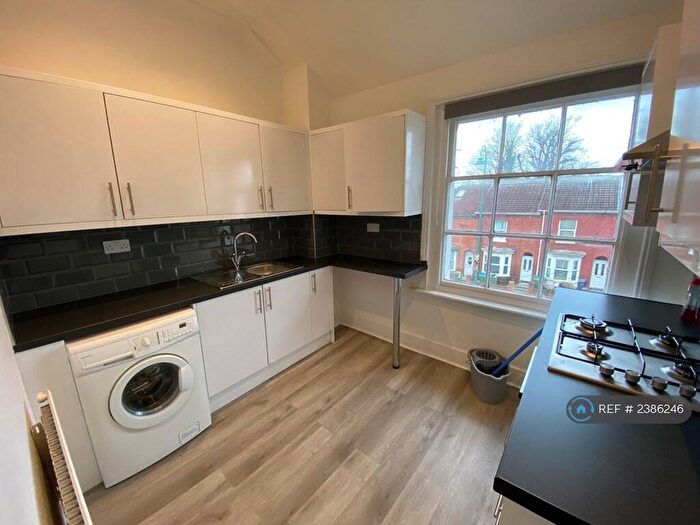 2 Bedroom Flat To Rent In Bevois Mansions, Southampton, SO14