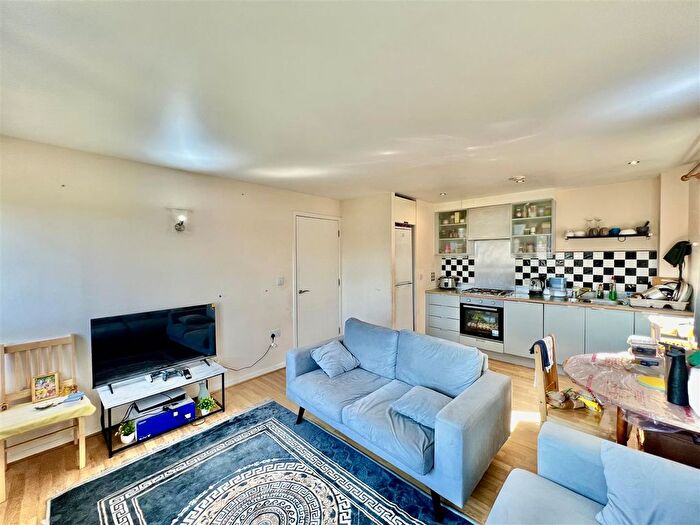 2 Bedroom Flat To Rent In Viridian Court, Ashford Road, Feltham, TW13