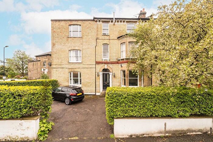 1 Bedroom Flat To Rent In Union Road, Clapham, SW4