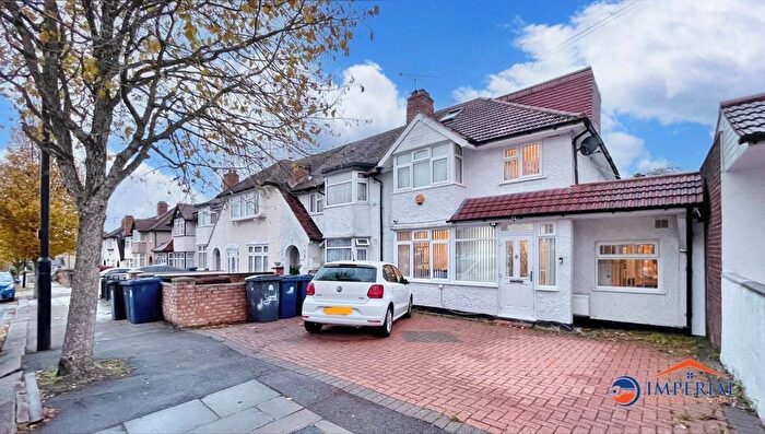 4 Bedroom Semi Detached House For Sale In Allenby Road, Southall, UB1