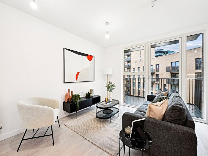 2 Bedroom Flat To Rent In Perryfield Way, Hendon, NW9