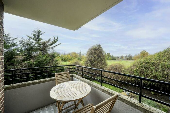 2 Bedroom Flat To Rent In Wat Tyler Road, Blackheath, London, SE3