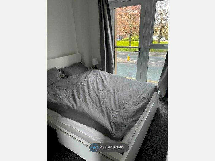 3 Bedroom End Of Terrace House To Rent In Stockport Road, Manchester, M12