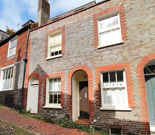 2 Bedroom Cottage For Sale In Keere Street, Lewes, BN7