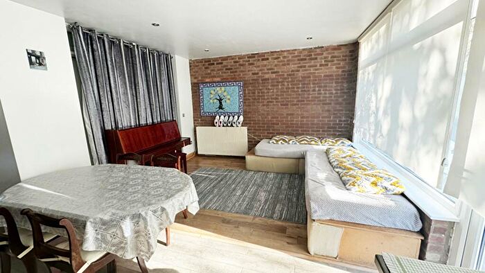 4 Bedroom End Of Terrace House To Rent In Fulready Road, London, E10