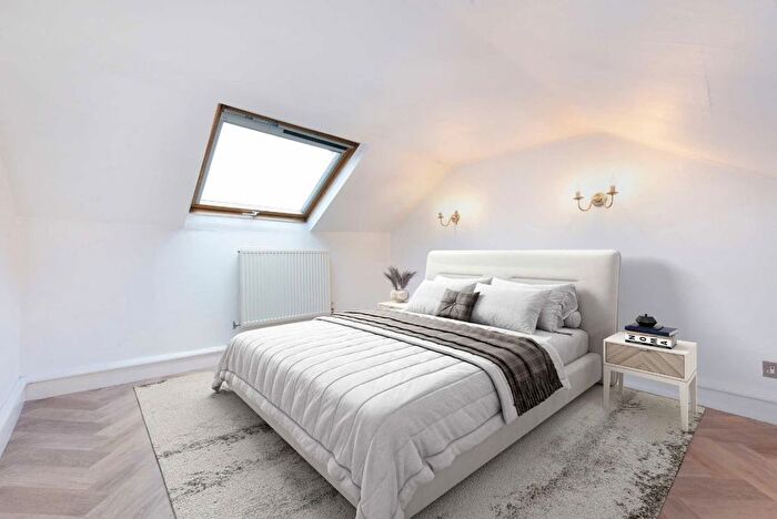2 Bedroom Flat For Sale In Napier Road, London, N17