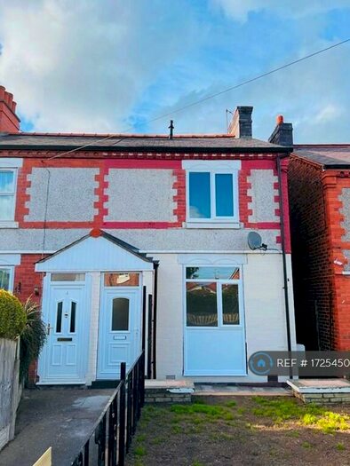 3 Bedroom Semi-Detached House To Rent In Hyfrdle, Wrexham, LL11