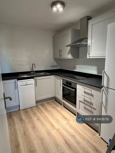 2 Bedroom Flat To Rent In High Street, Slough, SL3