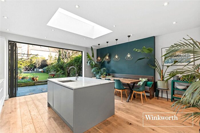 4 Bedroom Terraced House For Sale In Stanhope Avenue, Finchley, London, N3