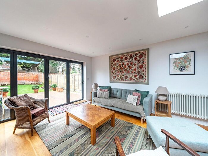 3 Bedroom Flat To Rent In Summertown, OX2