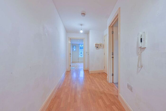 1 Bedroom Flat For Sale In Clarendon House, Kingston, Kingston Upon Thames, KT2