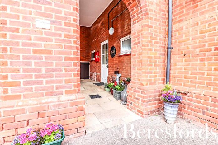 2 Bedroom Apartment For Sale In Bridgecote Lane, Basildon, SS15