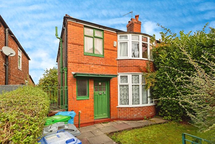 3 Bedroom Semi-Detached House For Sale In School Grove, Manchester, Greater Manchester, M20