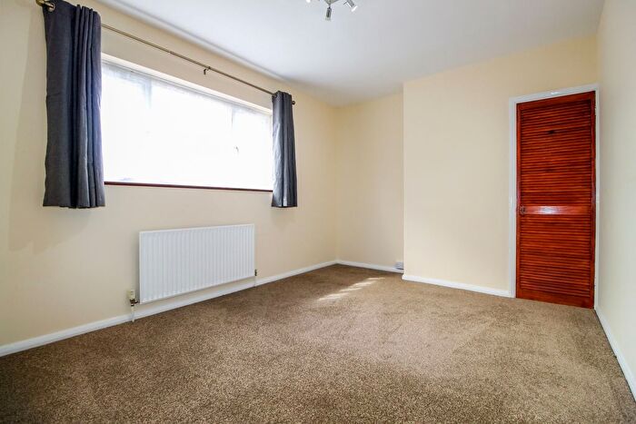 4 Bedroom Terraced House To Rent In Sitwell Grove, Stanmore, HA7
