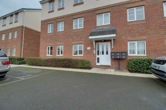 3 Bedroom Flat To Rent In Dunstan Drive, Thorne, Doncaster, DN8