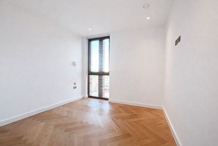 2 Bedroom Flat To Rent In Oberman Road, London, NW10