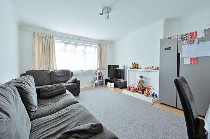 2 Bedroom Flat To Rent In Kenton Lane, Kenton, Harrow, HA3