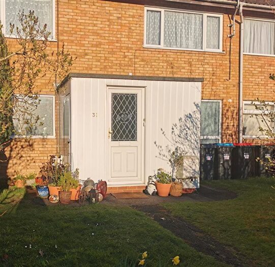 2 Bedroom Flat To Rent In Rowle Close, Stantonbury, Milton Keynes, MK14