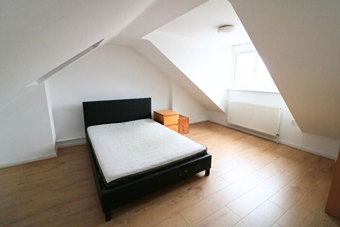 2 Bedroom Maisonette To Rent In Donnybrook Road, London, SW16