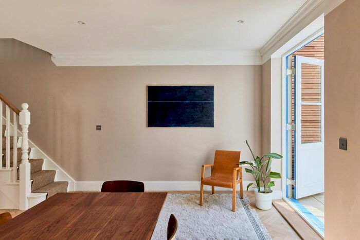 3 Bedroom Terraced House For Sale In Scawen Road, London, SE8
