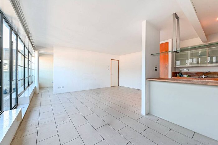 2 Bedroom Flat To Rent In Ice Wharf, Islington, London, N1