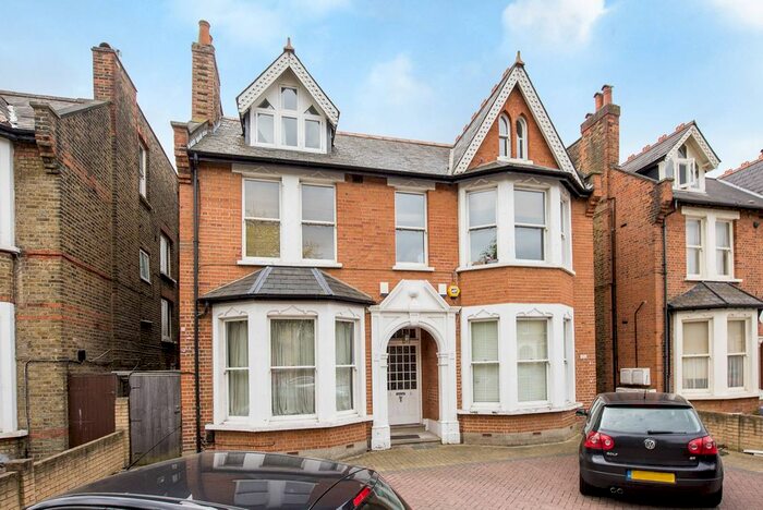 2 Bedroom Flat To Rent In Freeland Road, Ealing, London, W5