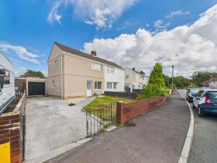 2 Bedroom Semi-Detached House For Sale In Myddynfych Drive, Ammanford, SA18