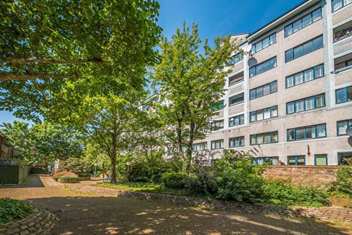 3 Bedroom Flat For Sale In Swain Street, London, NW8