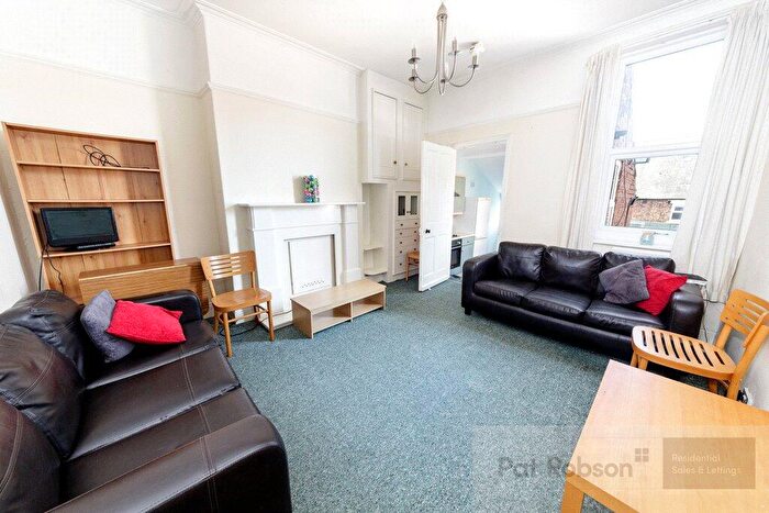 3 Bedroom Apartment To Rent In Newlands Road, High West Jesmond, Newcastle Upon Tyne, NE2