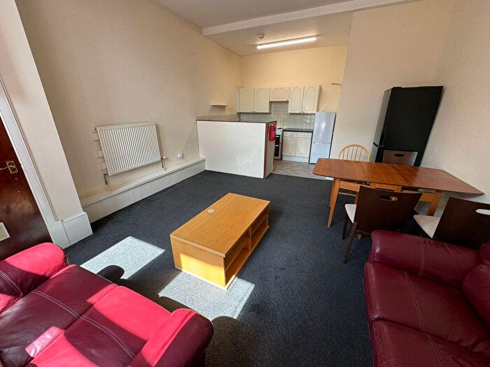 4 Bedroom Flat To Rent In Flat, Panmure Street, Dundee, DD1