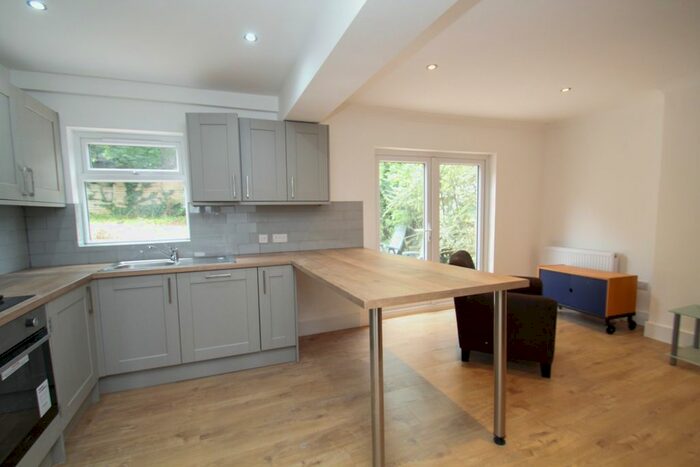 4 Bedroom Semi-Detached House To Rent In Derwentwater Grove, Headingley, Leeds, LS6