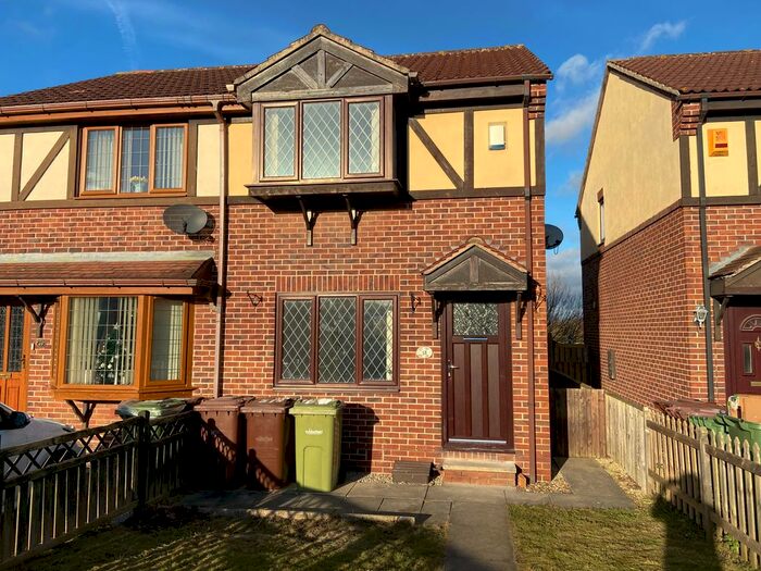 2 Bedroom Semi-Detached House To Rent In Cedar Grove, Pontefract, WF7