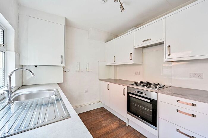 2 Bedroom Terraced House To Rent In College Road, Woking, GU22
